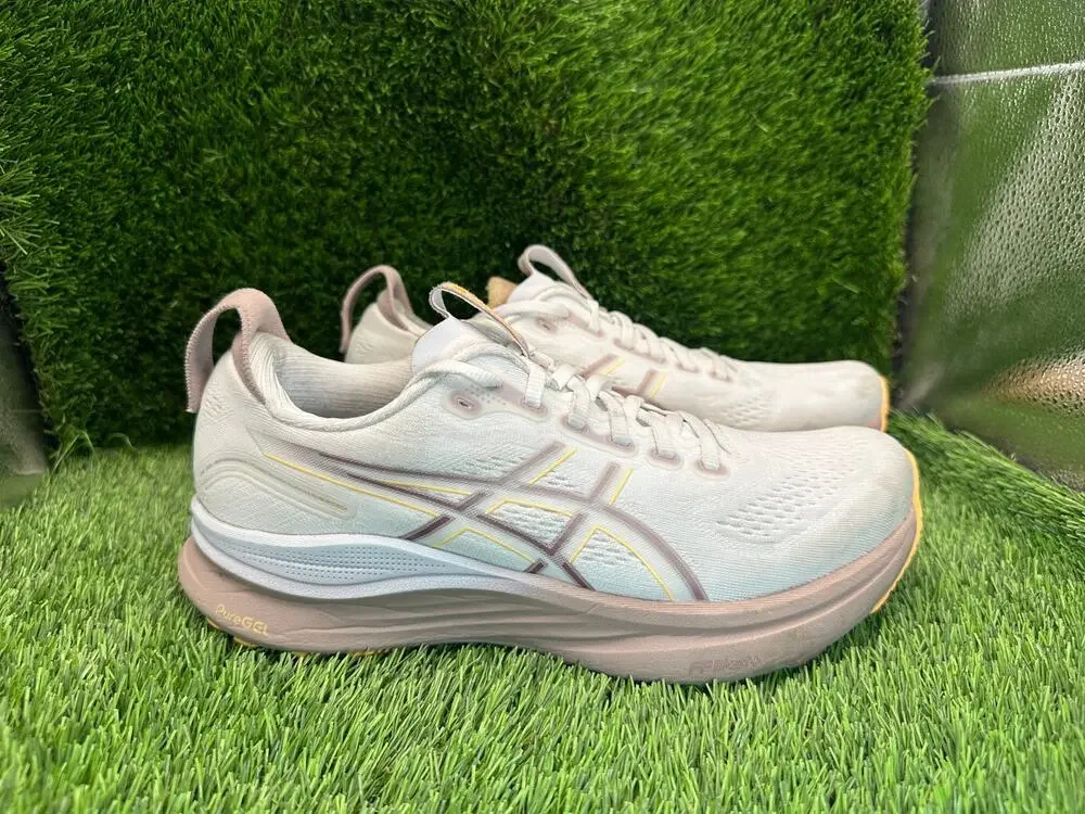 Asics Gel-Kayano 32 1012B838 Athletic Sneaker Women's 8.5 White Knit Gym Running